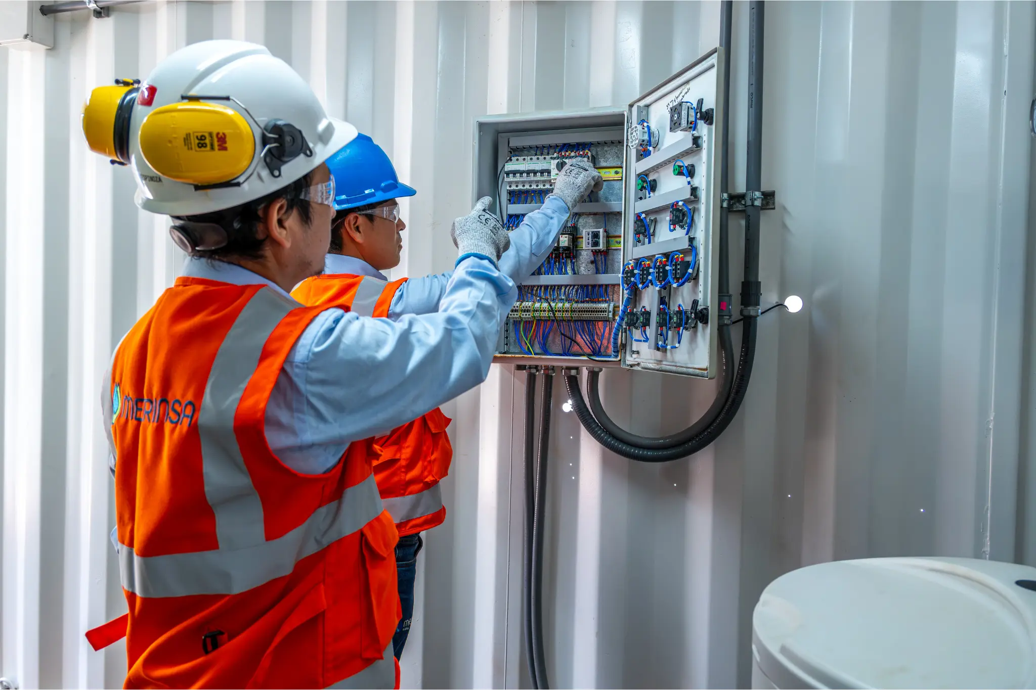 Servicio Instalación y mantenimiento integral de sistemas de tratamiento de agua (2)